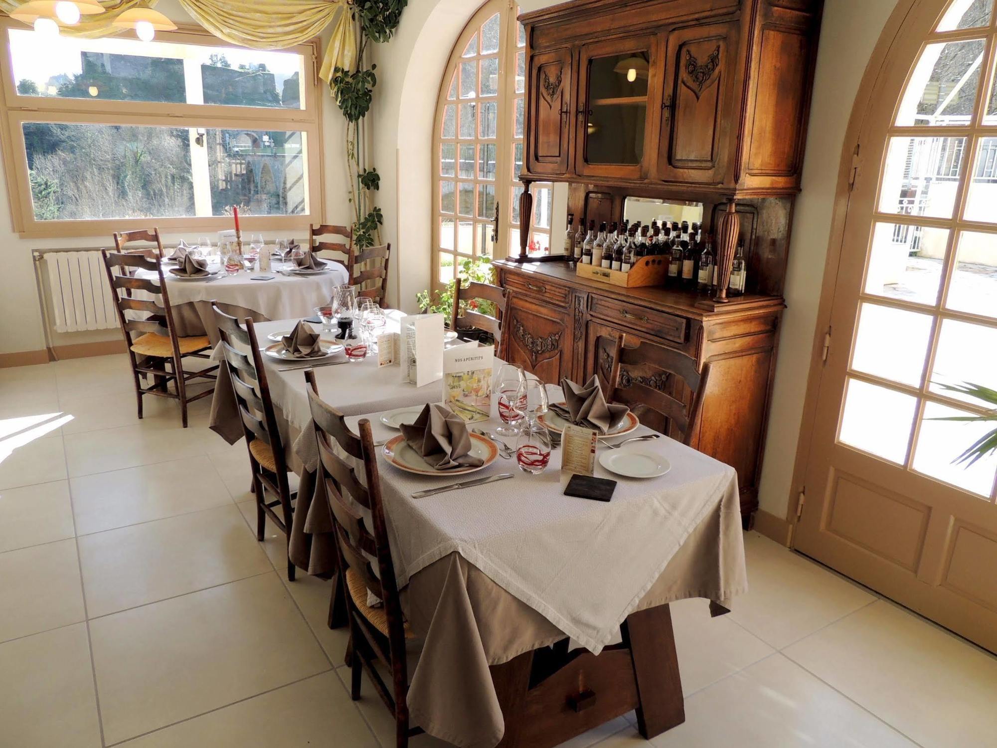 Logis Hotel Restaurant Du Pont Ambialet Luaran gambar